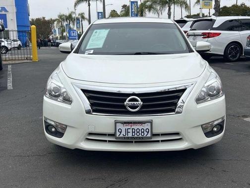 Pearl White 2015 Nissan Altima 2.5 SL