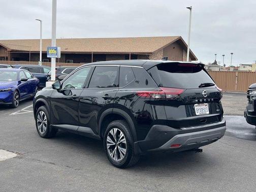 Black 2021 Nissan Rogue SV