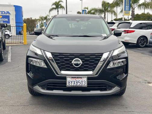 Black 2021 Nissan Rogue SV