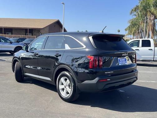 2023 Kia Sorento LX