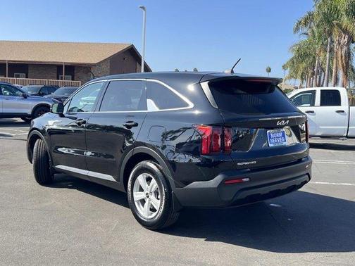 2023 Kia Sorento LX