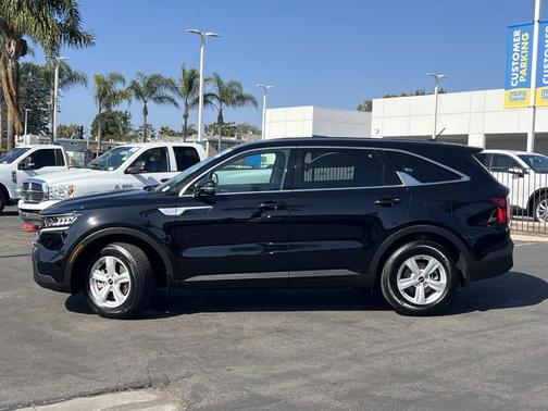 2023 Kia Sorento LX