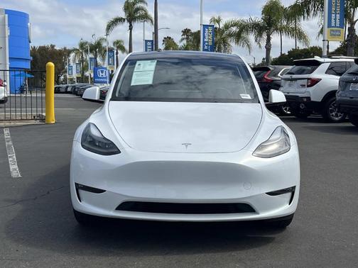 White 2024 Tesla Model Y Long Range