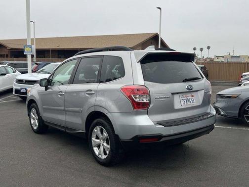 Ice Silver Metallic 2016 Subaru Forester 2.5i Limited