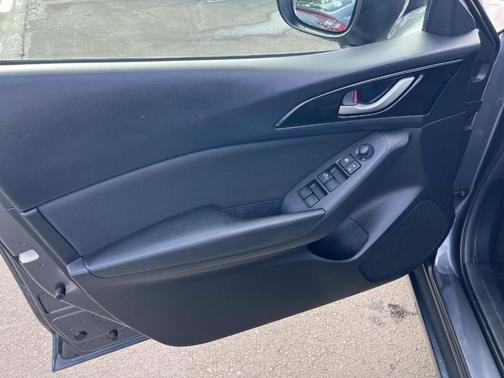 2016 Mazda Mazda3 i Touring