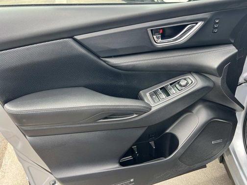 Ice Silver Metallic 2023 Subaru Ascent Limited 7-Passenger