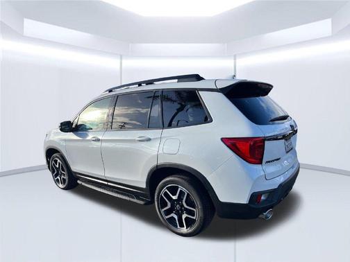 White 2022 Honda Passport Elite