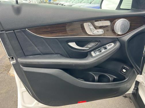 White 2019 Mercedes-Benz GLC 300 Base 4MATIC