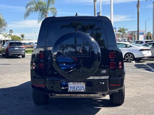 2023 Land Rover Defender X-Dynamic SE