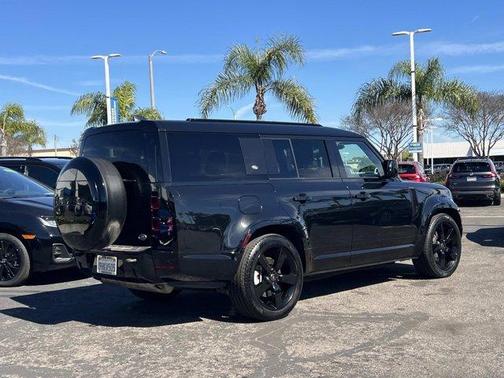 2023 Land Rover Defender X-Dynamic SE