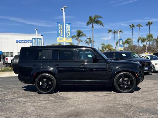 2023 Land Rover Defender X-Dynamic SE