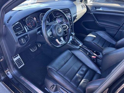 2018 Volkswagen Golf GTI 2.0T SE 4-Door