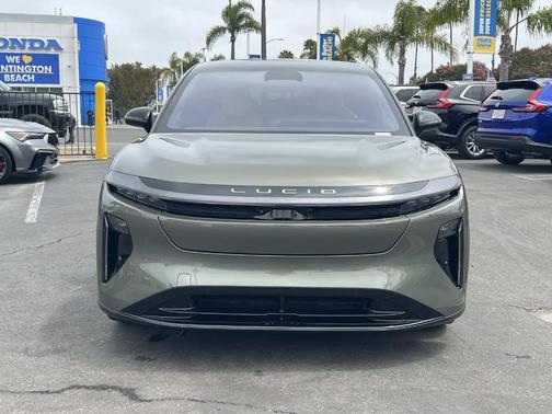 Green 2026 Lucid Gravity GRAND TOURING
