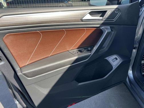 2022 Volkswagen Tiguan 2.0T SEL R-Line