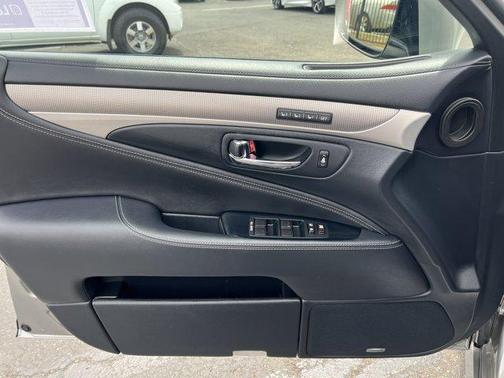 2017 Lexus LS 460 Base