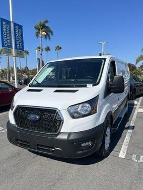 Oxford White 2025 Ford Transit-250 Base