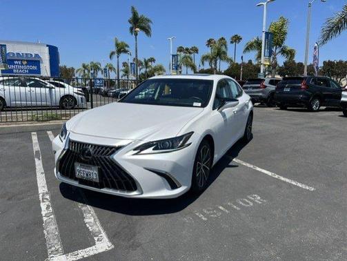 White Pearl 2023 Lexus ES 350