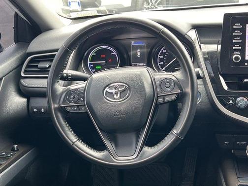 2022 Toyota Camry Hybrid SE