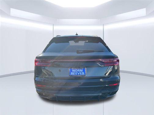 Orca Black Metallic 2019 Audi Q8 3.0T Prestige