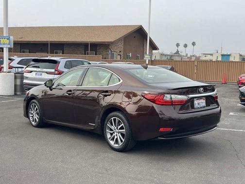 2016 Lexus ES 300h Base