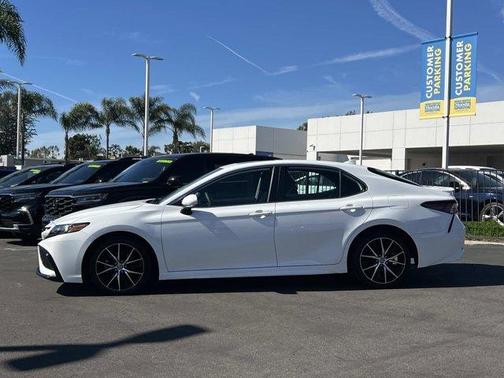2023 Toyota Camry SE