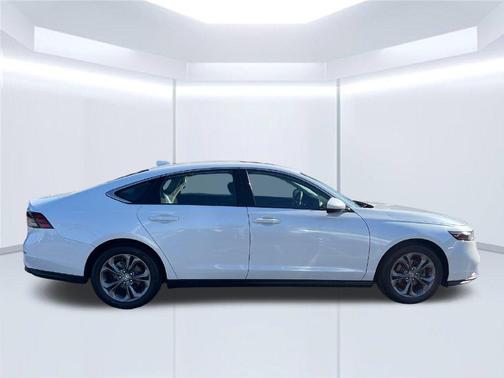 White 2024 Honda Accord EX