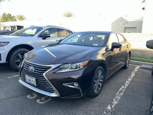 2016 Lexus ES 300h Base