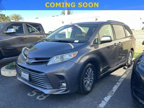 2018 Toyota Sienna XLE