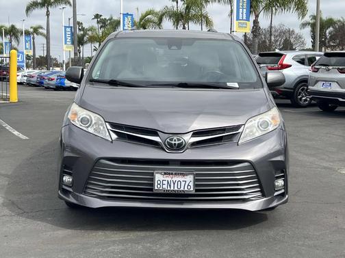 2018 Toyota Sienna XLE
