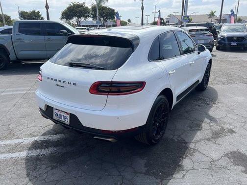 2017 Porsche Macan Base