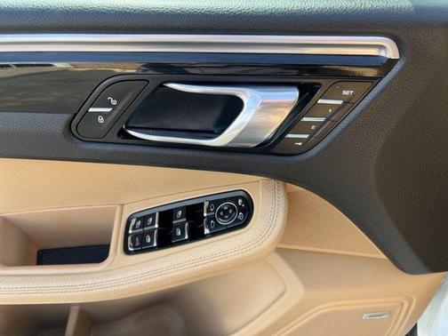 2017 Porsche Macan Base