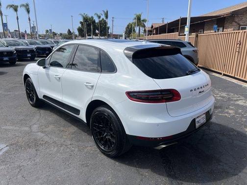 2017 Porsche Macan Base