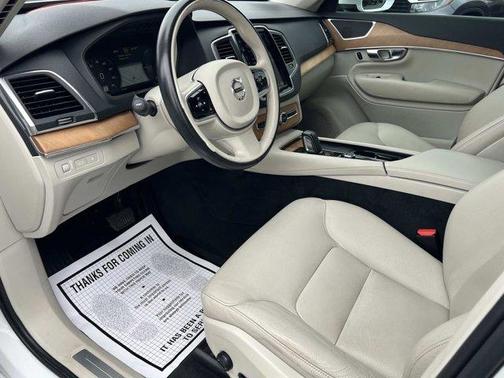 Crystal White 2021 Volvo XC90 Recharge Plug-In Hybrid T8 Inscription Expression 7 Passenger
