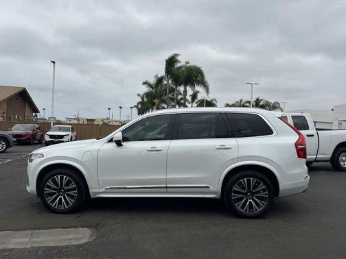 Crystal White 2021 Volvo XC90 Recharge Plug-In Hybrid T8 Inscription Expression 7 Passenger
