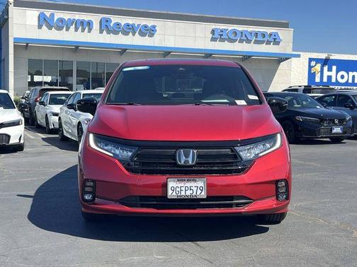 Radiant Red Metallic II 2023 Honda Odyssey Sport