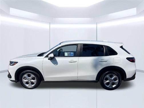 White 2024 Honda HR-V LX