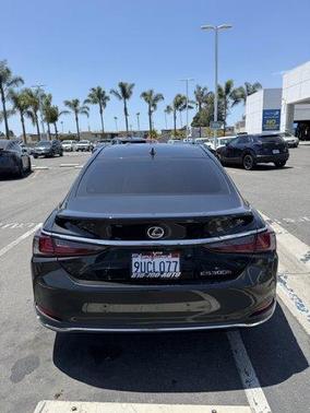 Caviar 2025 Lexus ES 300h Base