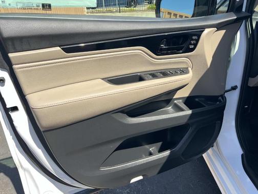 Platinum White Pearl 2024 Honda Odyssey Elite