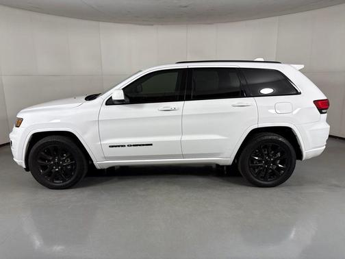 Bright White Clearcoat 2020 Jeep Grand Cherokee Altitude