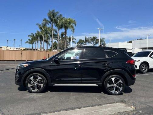Black Noir Pearl 2018 Hyundai TUCSON Value