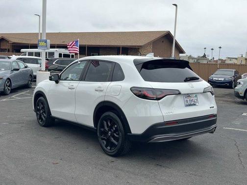 Platinum White 2024 Honda HR-V Sport