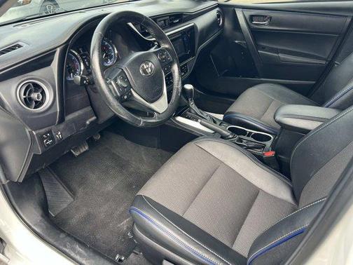 Super White 2018 Toyota Corolla LE