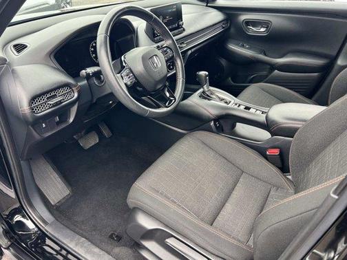 Crystal Black Pearl 2024 Honda HR-V Sport