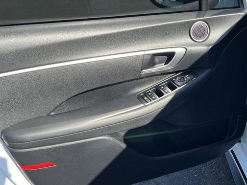 2020 Hyundai SONATA SE
