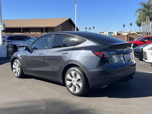 2024 Tesla Model Y Long Range