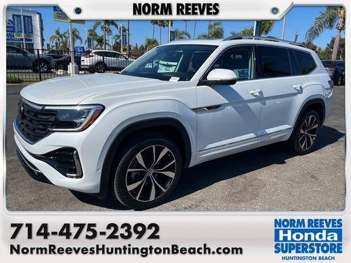 Opal White Pearl Effect 2024 Volkswagen Atlas 2.0T SEL Premium R-Line