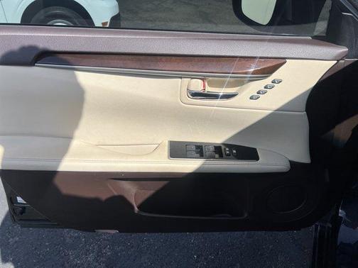 2017 Lexus ES 350 Base