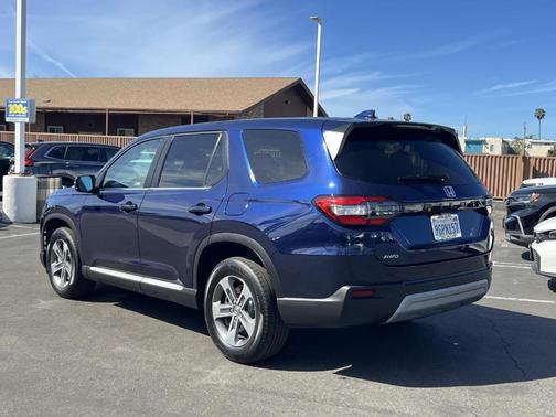 2023 Honda Pilot EX-L 8-Passenger