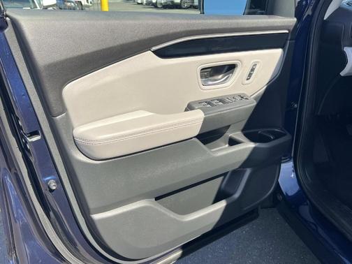 2023 Honda Pilot EX-L 8-Passenger