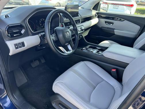 2023 Honda Pilot EX-L 8-Passenger